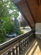 Sonniger Balkon mit Ausblick