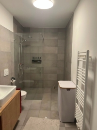 Modernes Badezimmer