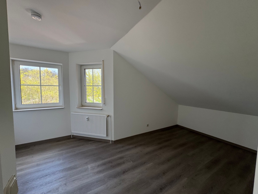 Helles Schlafzimmer im Dach