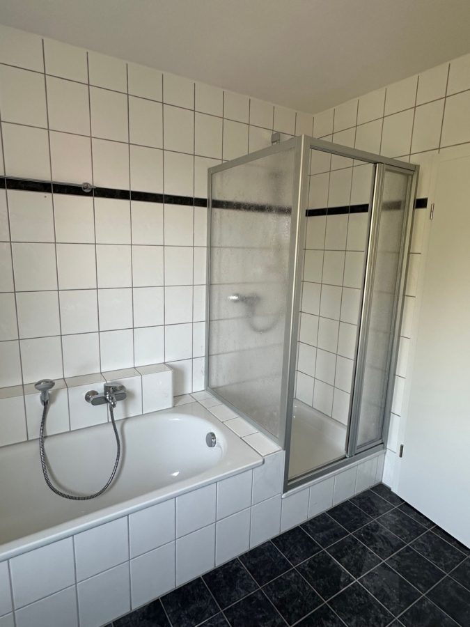 Modernes Badezimmer