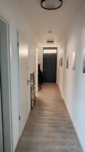 Moderner Flur im Neubau