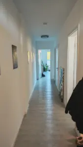 Moderner Flur im Wohnhaus