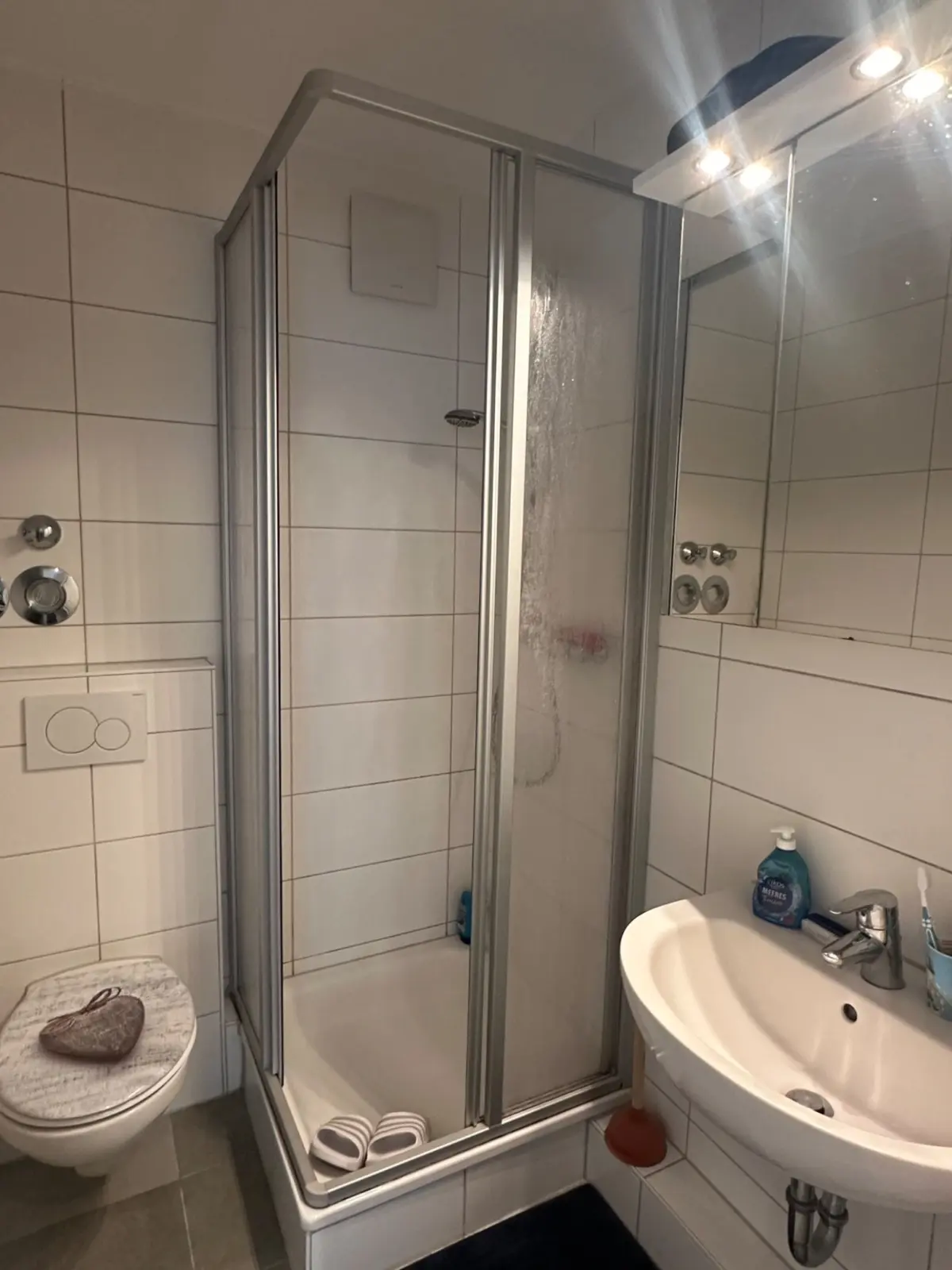 Modernes Badezimmer