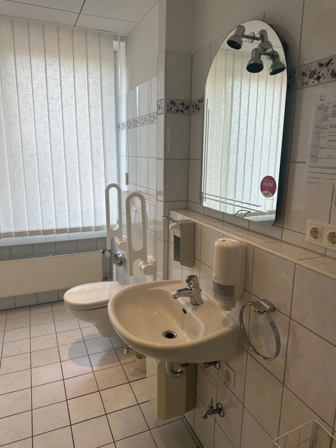 Barrierefreies WC im Büro