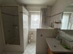 Helles Badezimmer mit Dusche - Charmante Eigentumswohnung auf dem Bramscher Berg!