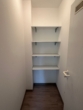 Leerer Wohnraum mit Regalen - Frisch renovierte 2-Zimmer Wohnung! Wohnen in zentraler Lage von Bersenbrück