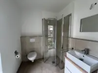 Modernes Badezimmer