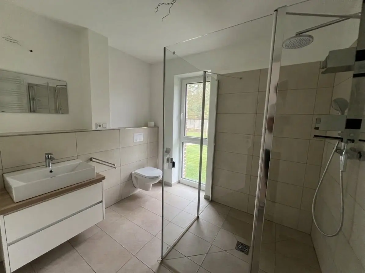 Modernes Badezimmer