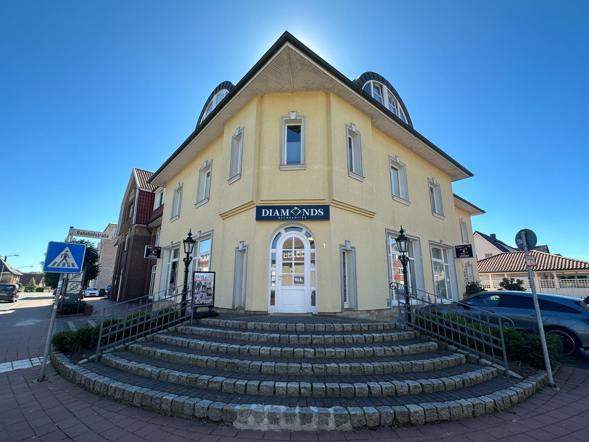 Ansprechende Gewerbeeinheit mitten in Bersenbrück zu vermieten! 49593 Bersenbrück, Bürohaus