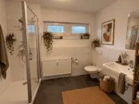 Modernes Badezimmer