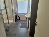 Modernes Badezimmer