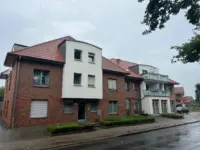 Wohnhaus mit Balkonen