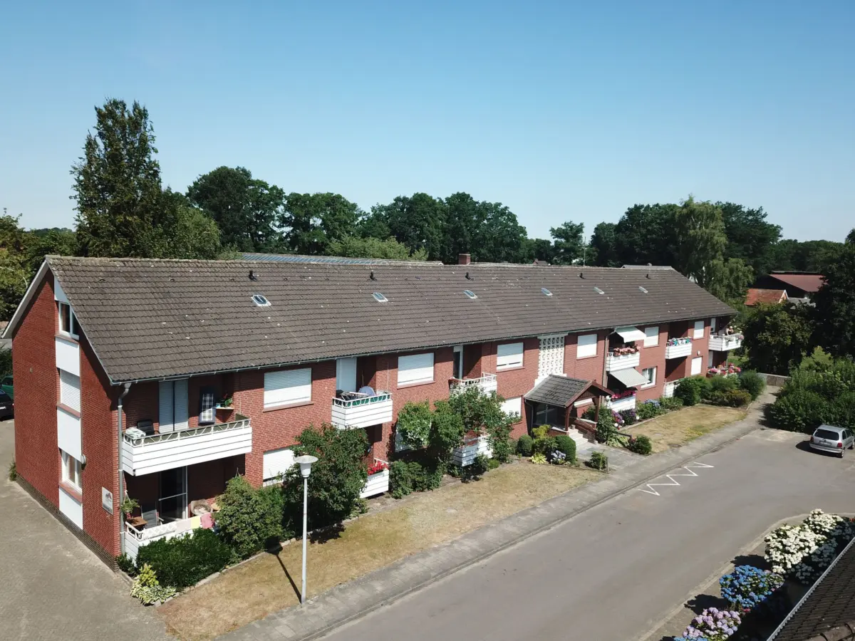 Wohnblock mit Balkonen