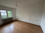 Leeres Zimmer mit Fenster