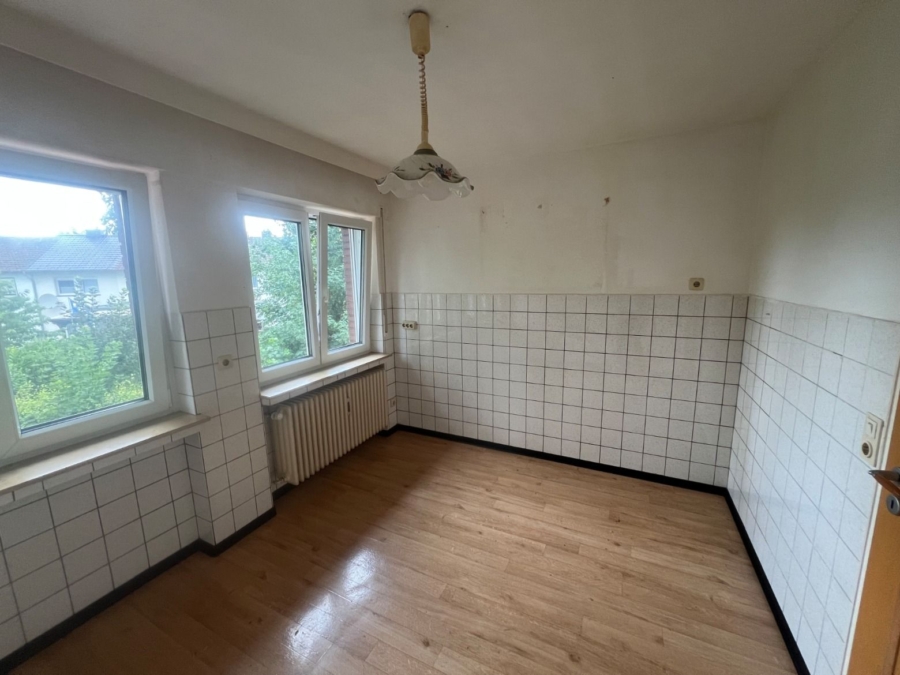 Leere Küche mit Fliesen