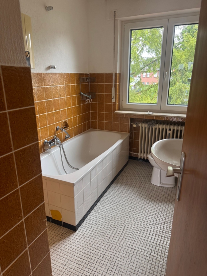Badezimmer mit Badewanne