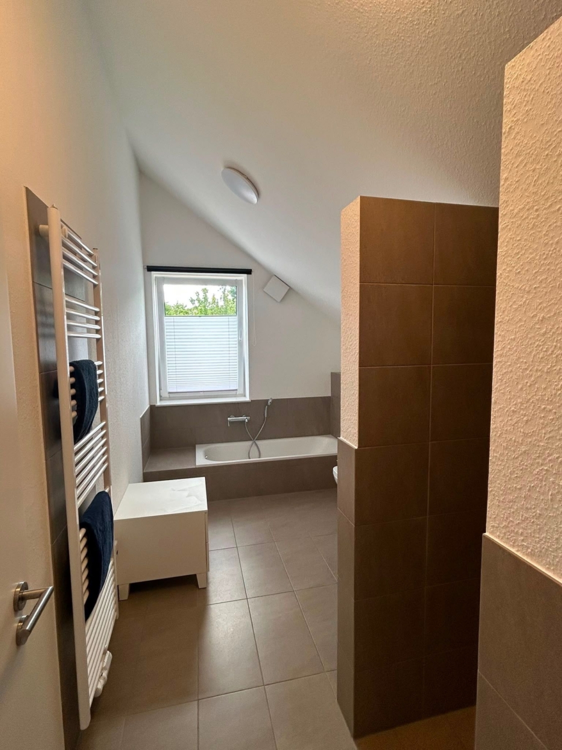 Modernes Badezimmer