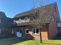 Rotes Mehrfamilienhaus