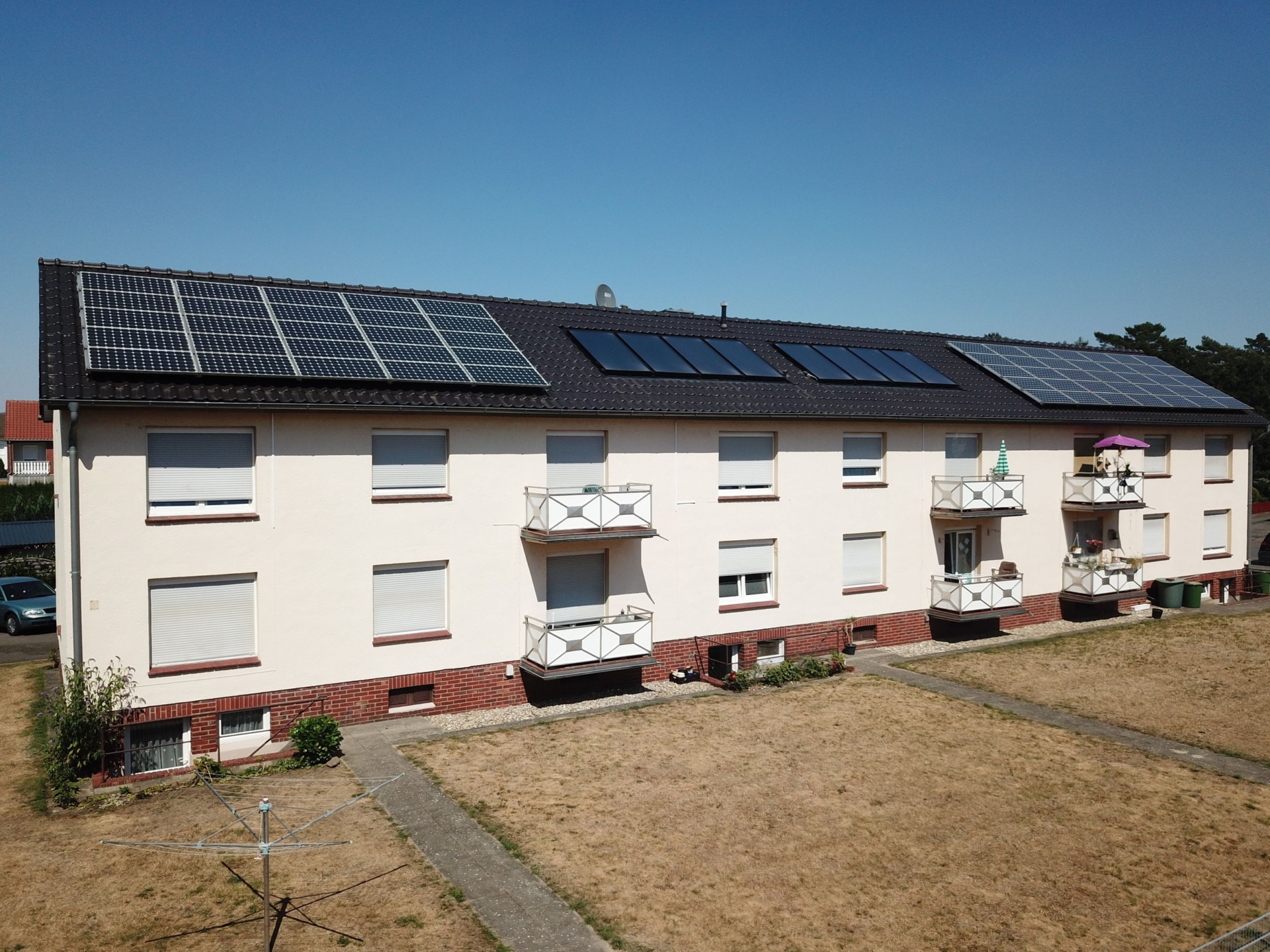 Mehrfamilienhaus mit Solaranlage