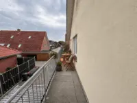 Balkon mit Sitzgelegenheit