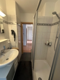Modernes Badezimmer