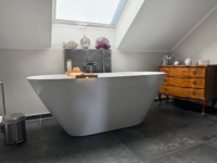 Modernes Badezimmer