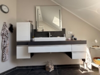 Modernes Badezimmer