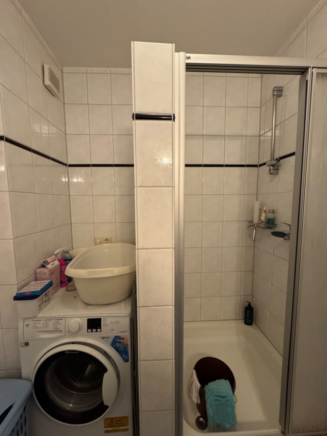 Badezimmer mit Dusche