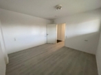 Leerer Raum mit Tür - Moderne 1-Zimmer-Wohnung in Osnabrück zur Miete