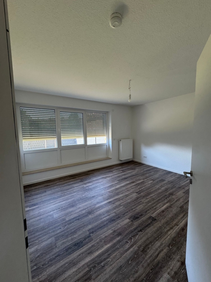 Helles Wohnzimmer mit Parkett