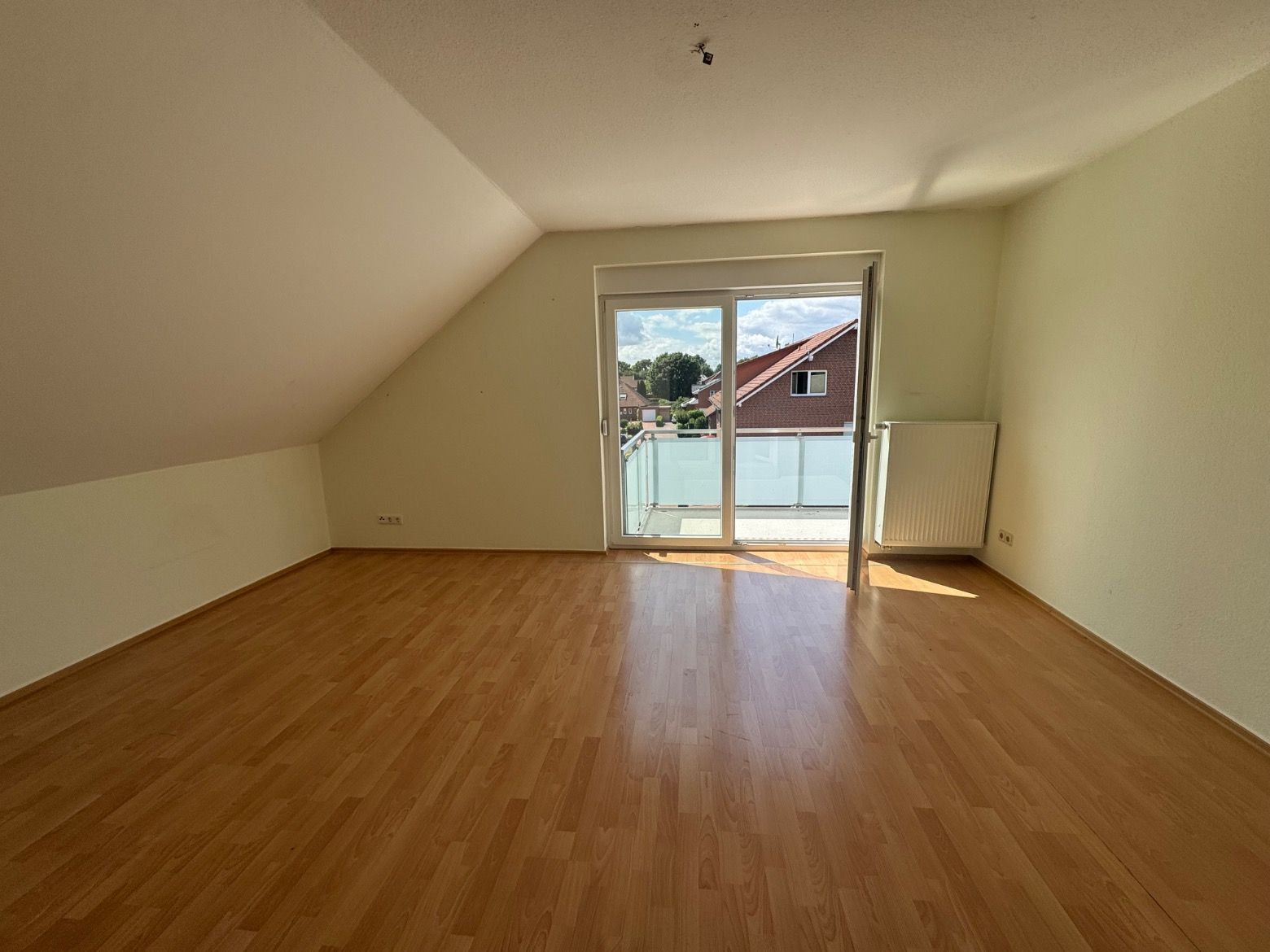 Gemütliche 2-Zimmer-Dachgeschosswohnung in zentraler und ruhiger Lage von Bersenbrück 49593 Bersenbrück, Etagenwohnung