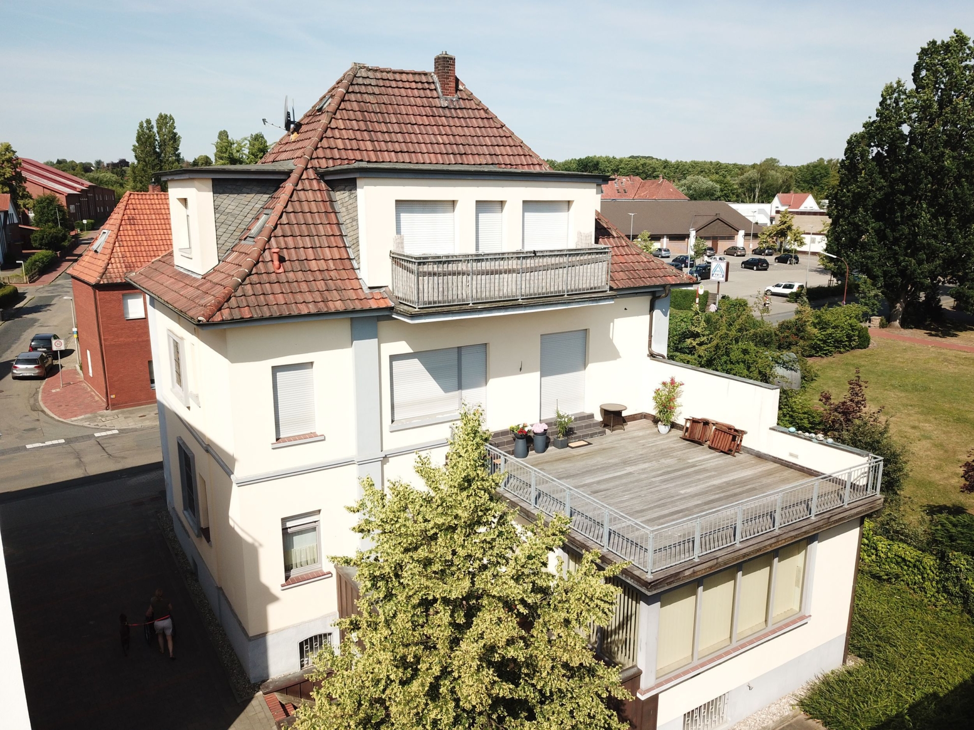 Ihre neue Wohnung! 3-Zimmer-Wohnung mit großer Dachterrasse in alter Stadtvilla! 49565 Bramsche, Etagenwohnung