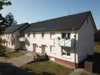 Mehrfamilienhaus mit Balkonen