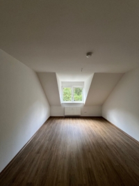 Geräumiges Dachgeschosszimmer