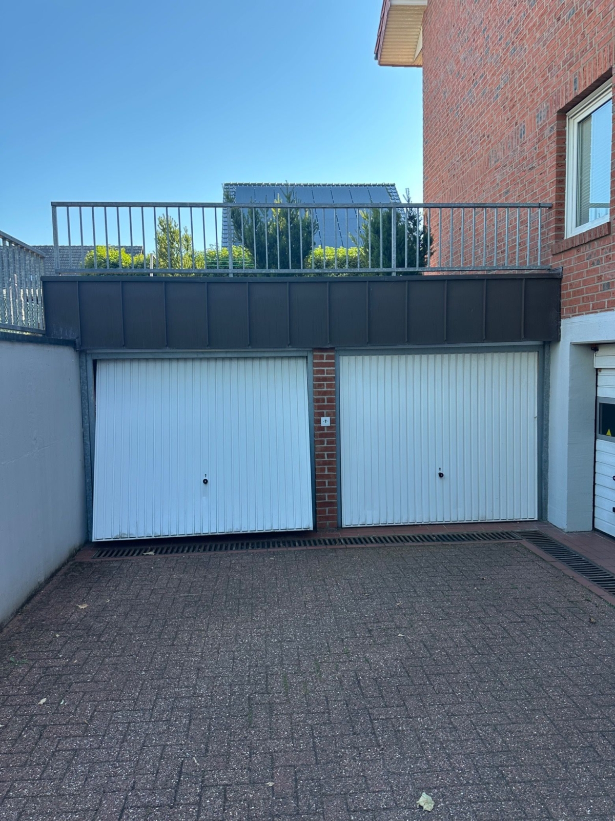 Doppelgarage mit Terrasse