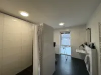 Modernes Badezimmer