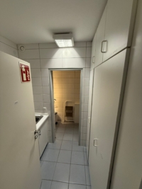 Flur mit Zugang zu WC