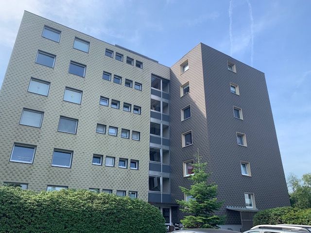 Wohngebäude mit Fassade