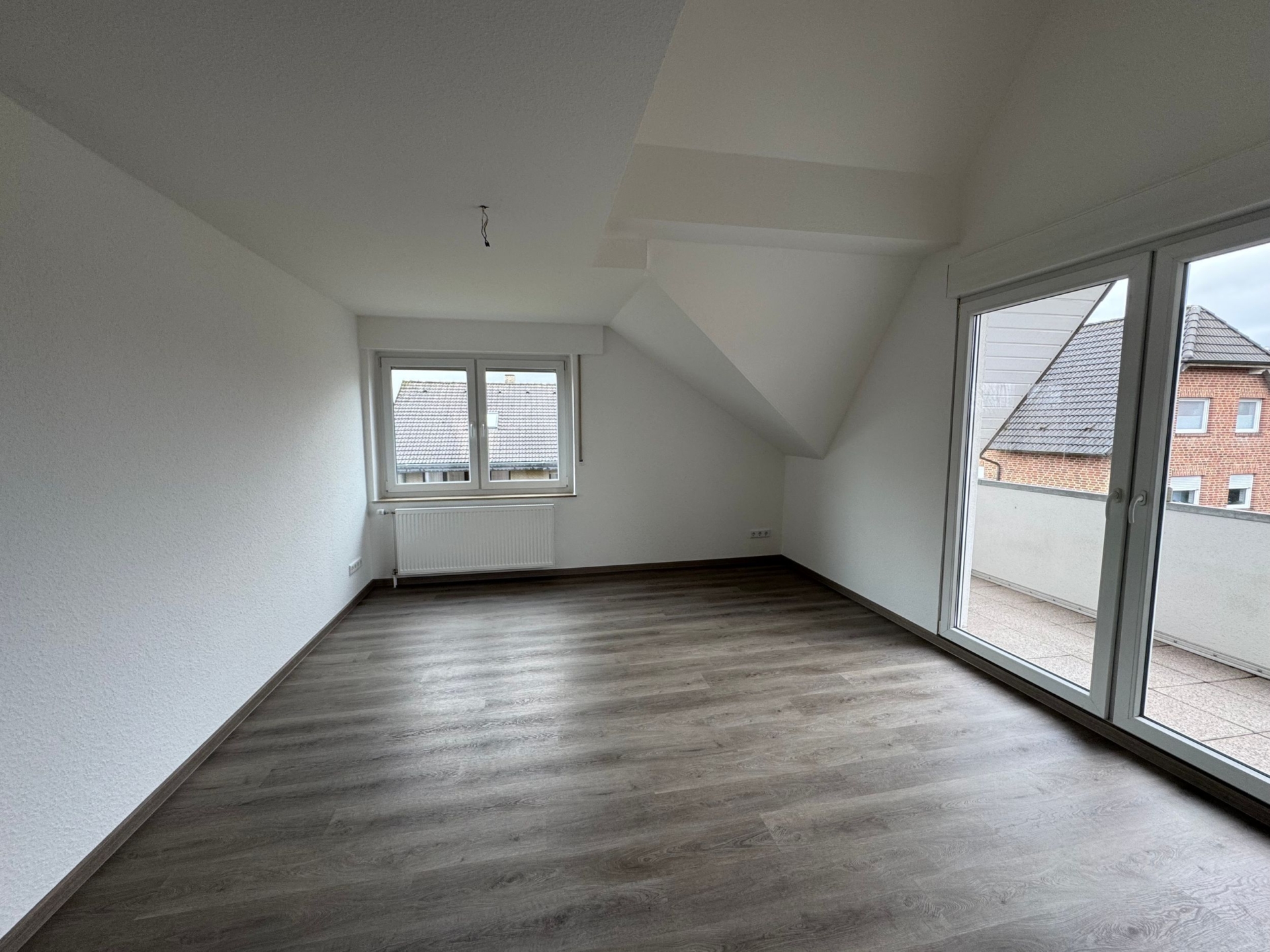 Renovierte 3-Zimmer-Dachgeschosswohnung mit Balkon in Wallenhorst zu vermieten! 49134 Wallenhorst, Dachgeschosswohnung