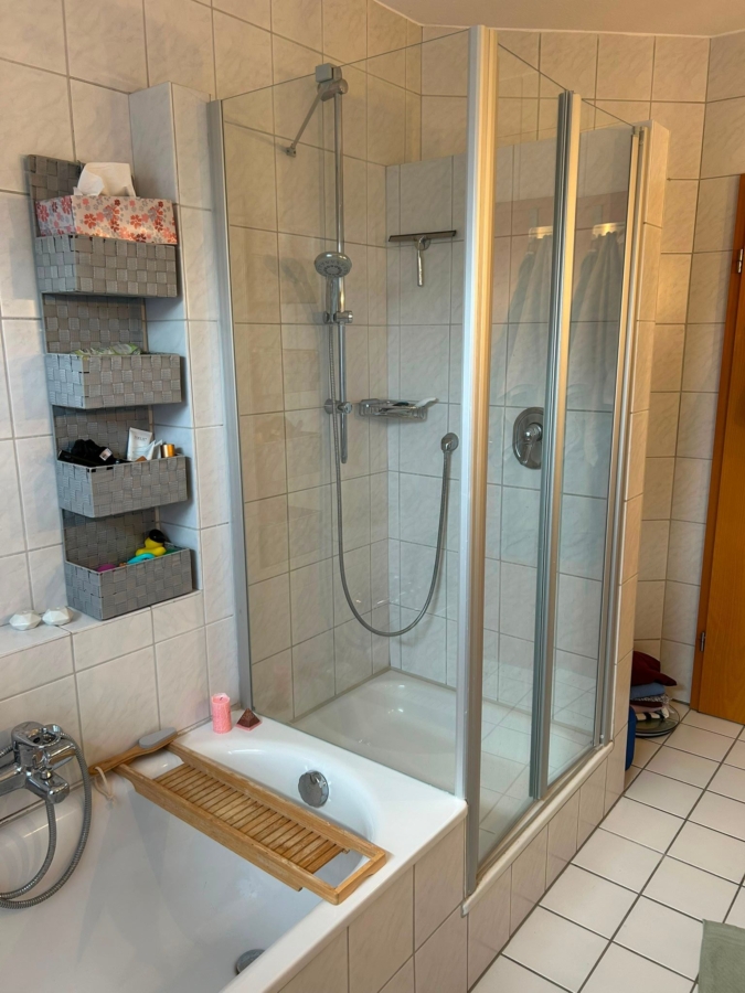Modernes Badezimmer