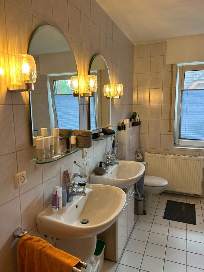 Modernes Badezimmer
