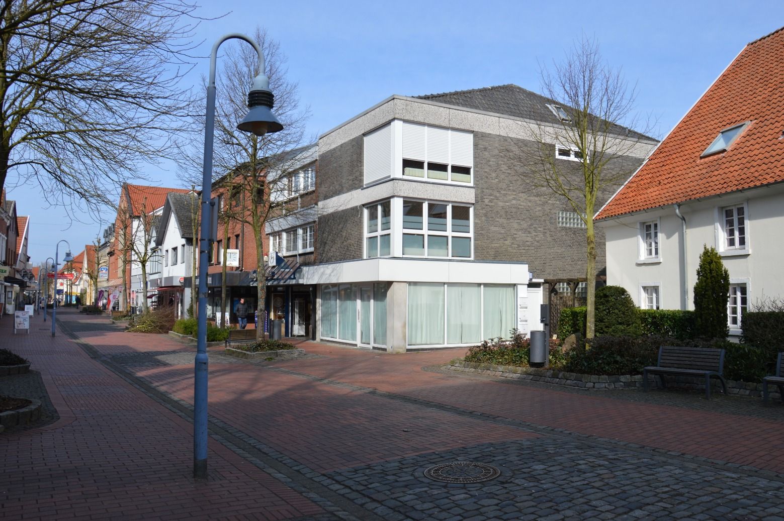 Stadtstraße mit Gebäuden