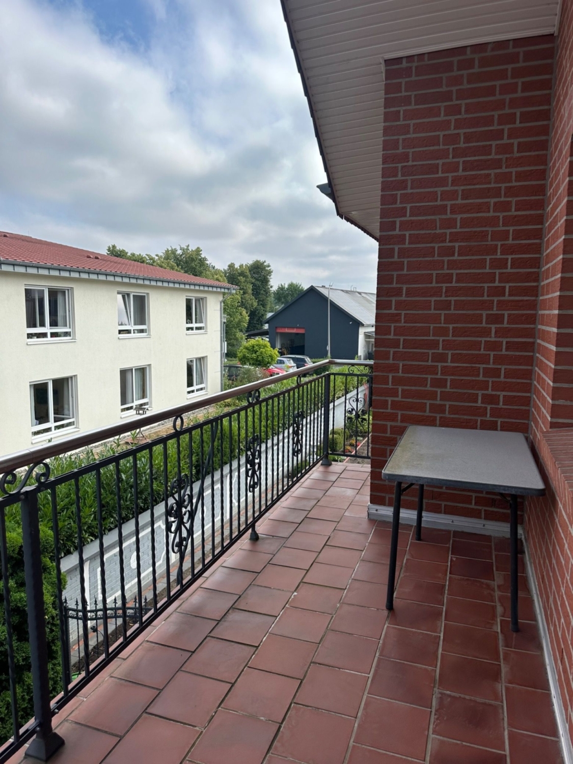 Balkonblick auf Wohngegend