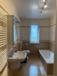 Modernes Badezimmer