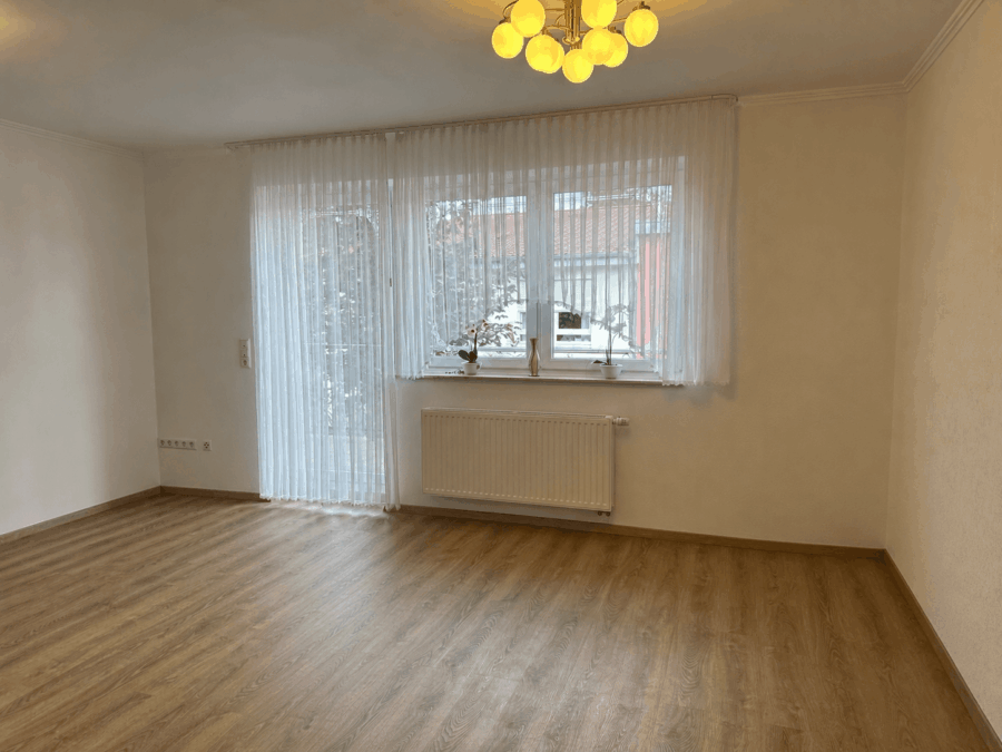 Helle Wohnung mit Balkon