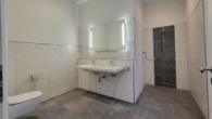 Modernes Badezimmerdesign - Hier fehlt Ihnen nichts! Stilvoller energetisch kersanierter Altbau zu vermieten!